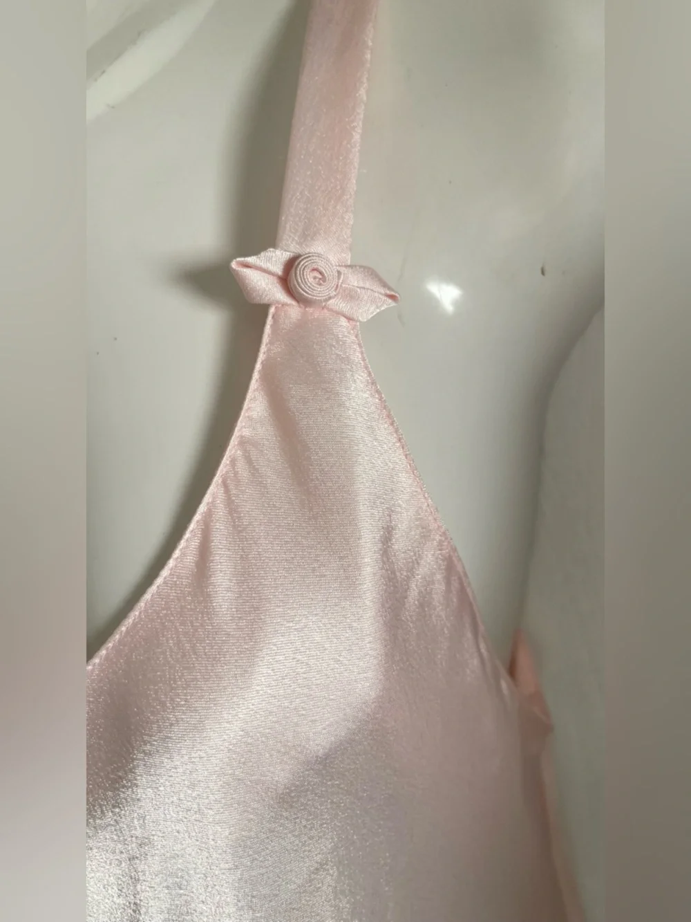 Christian dior pink silk night gown
Vintage - Picture 7 of 8